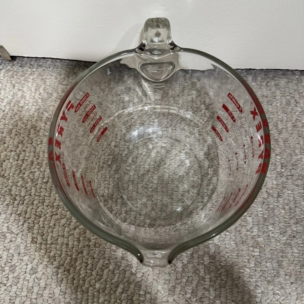PYREX 8 Cups 64 Oz 2 Quarts Red Lettering Measuring Cup 2000 ML 2 Litres - Picture 5 of 7